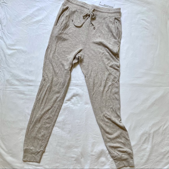 Lounge Set Sleeveless Top and Pants - Picture 4 of 6